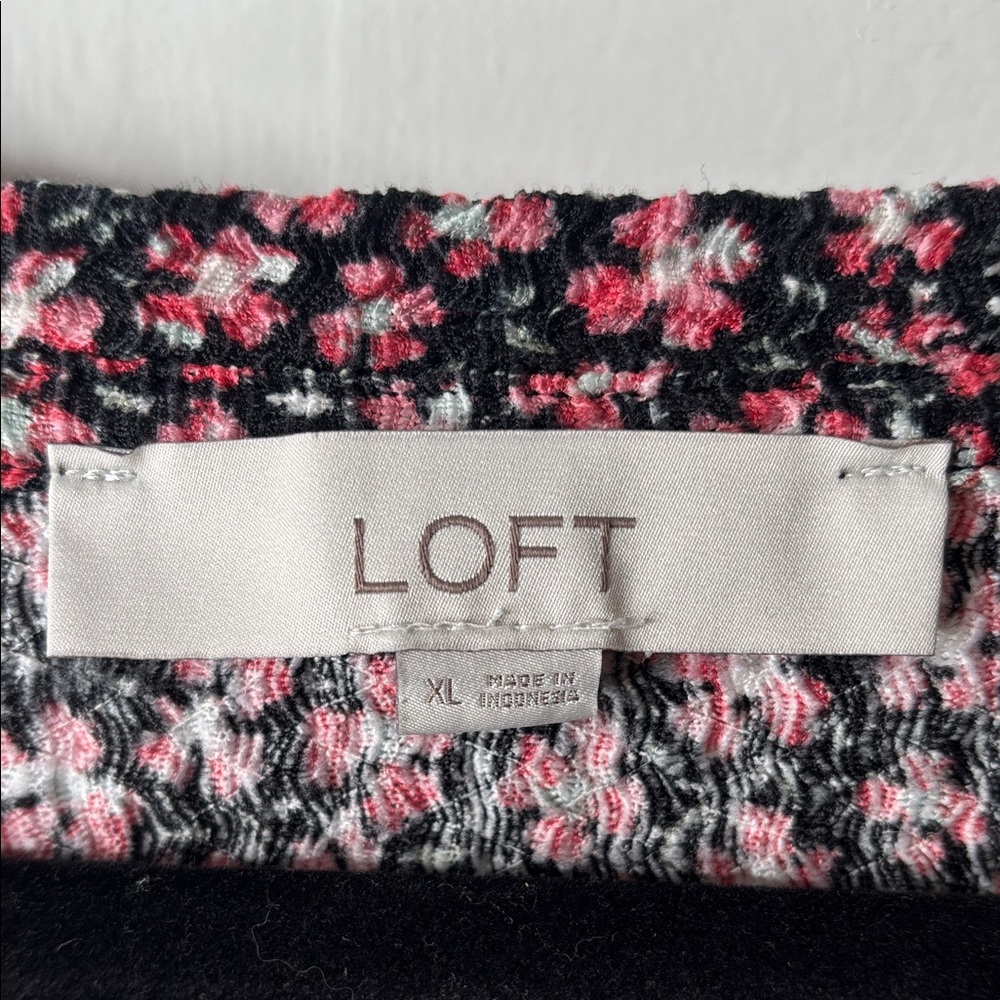 LOFT Pink and Black Floral V-Neck Long Sleeve Puff Top XL - Picture 2 of 6